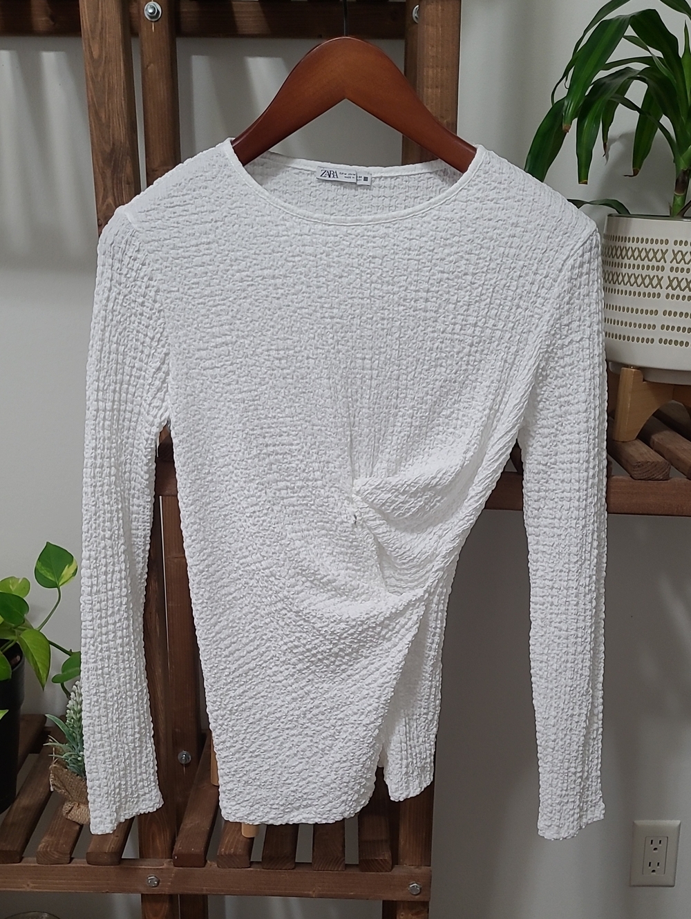 Beautiful White Zara Crinkle Twist Blouse
